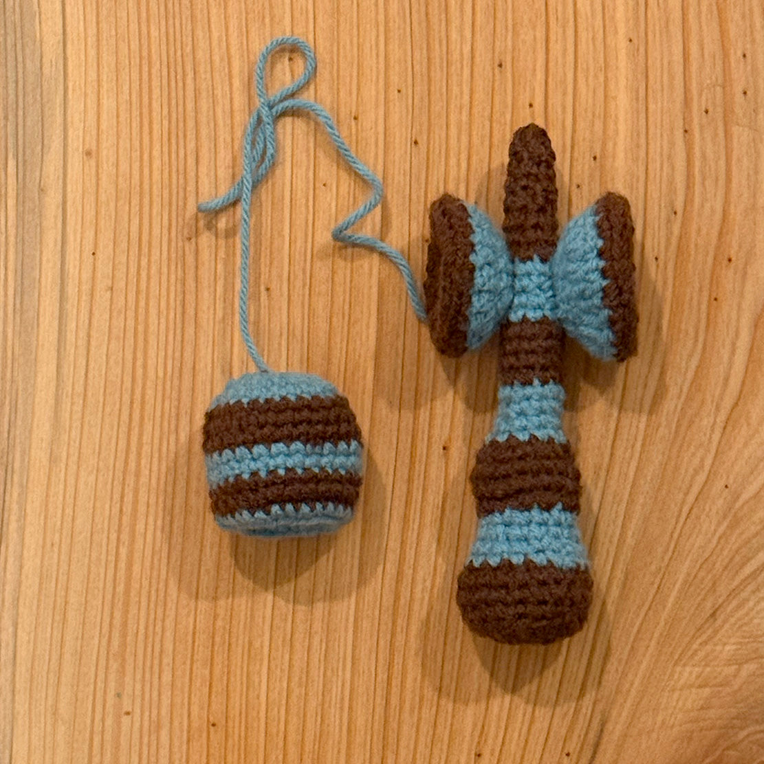 !   Knitted Kendamas
