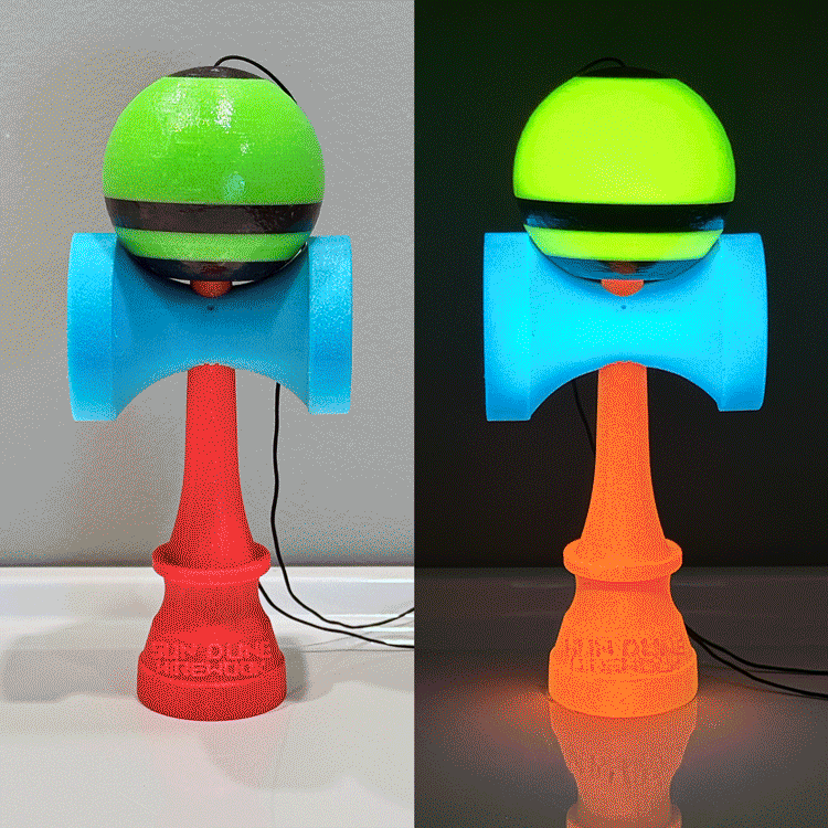 !    GLOWUP kendamas