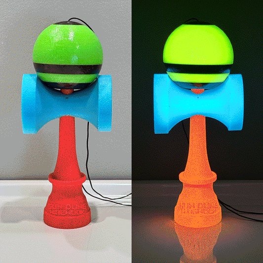 !    GLOWUP kendamas